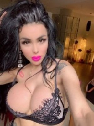 Транссексуалка Анна